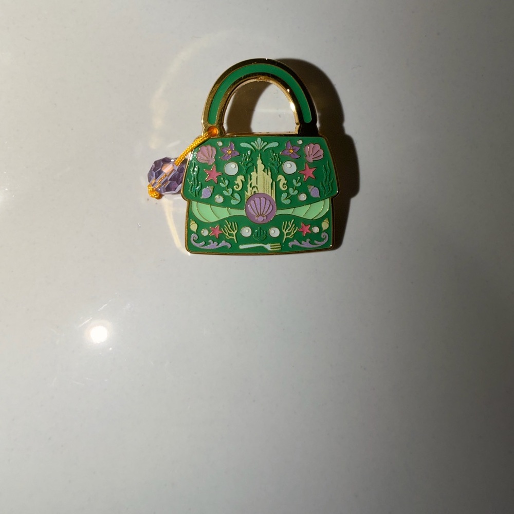 Disney Princess “Ariel” purse enamel mystery pin - Picture 4 of 7
